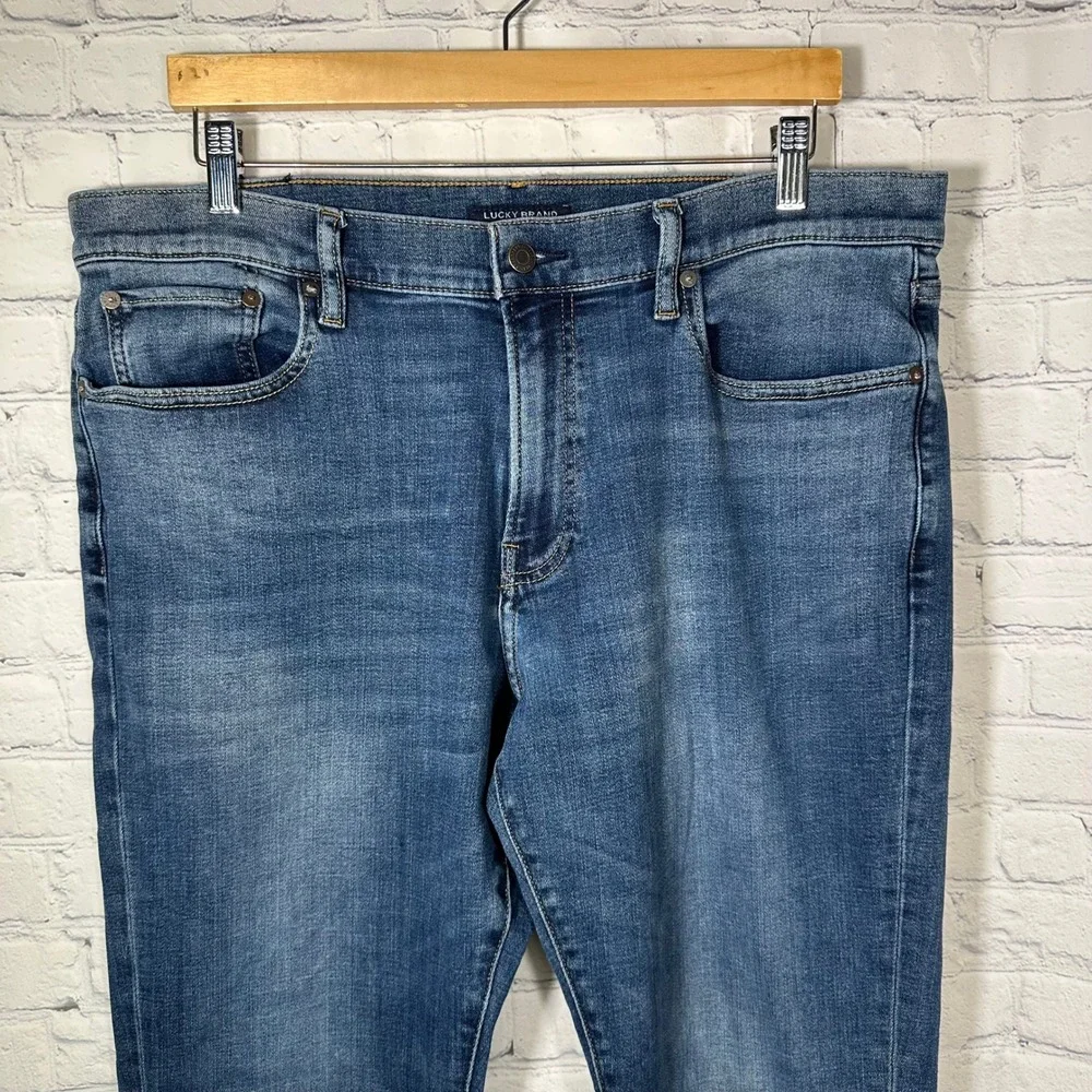 Lucky Brand 410 Athletic Straight Blue Jeans Mens Medium Wash Denim Stretch 36